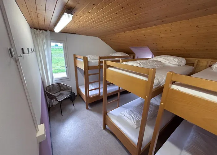Strandbad Steckborn Mit Herberge, Camping & Glamping