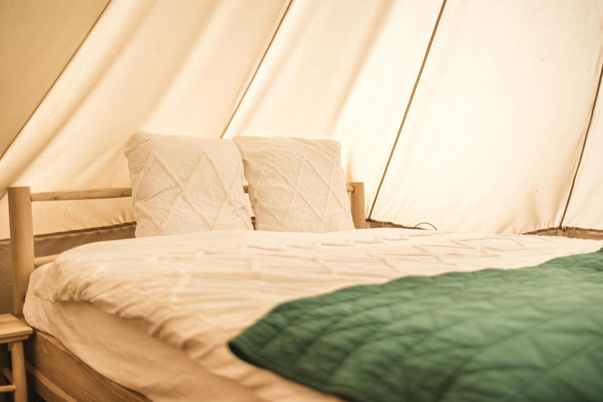 Strandbad Mit Herberge, & Glamping Steckborn