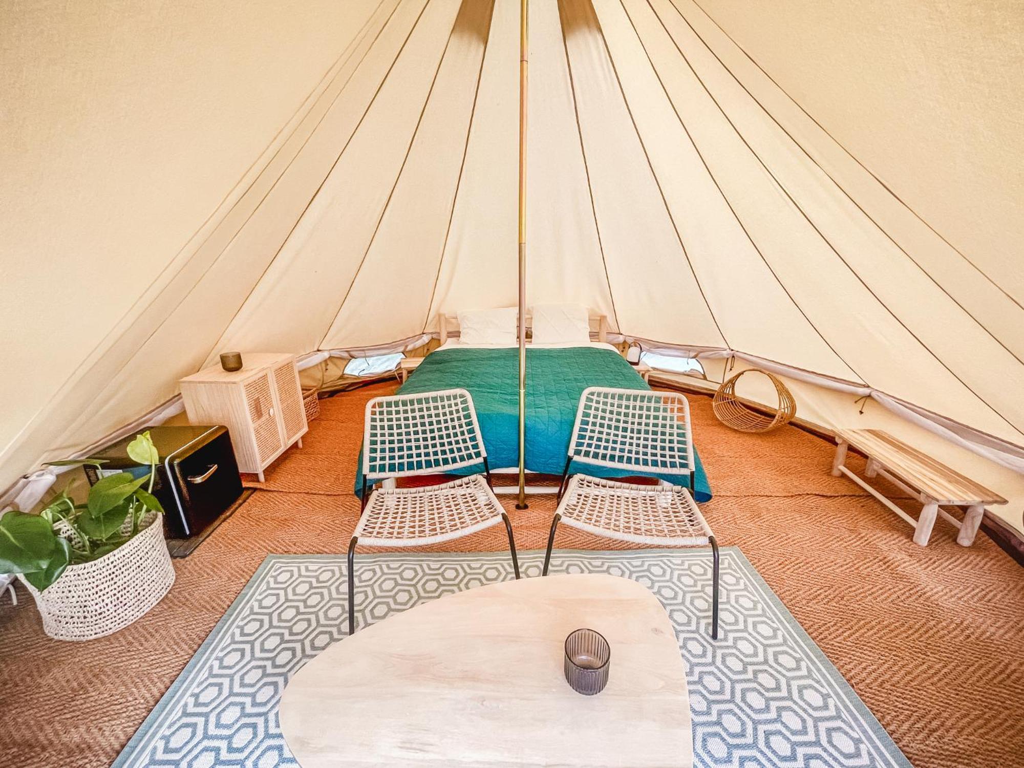 Strandbad Mit Herberge, & Glamping Albergue