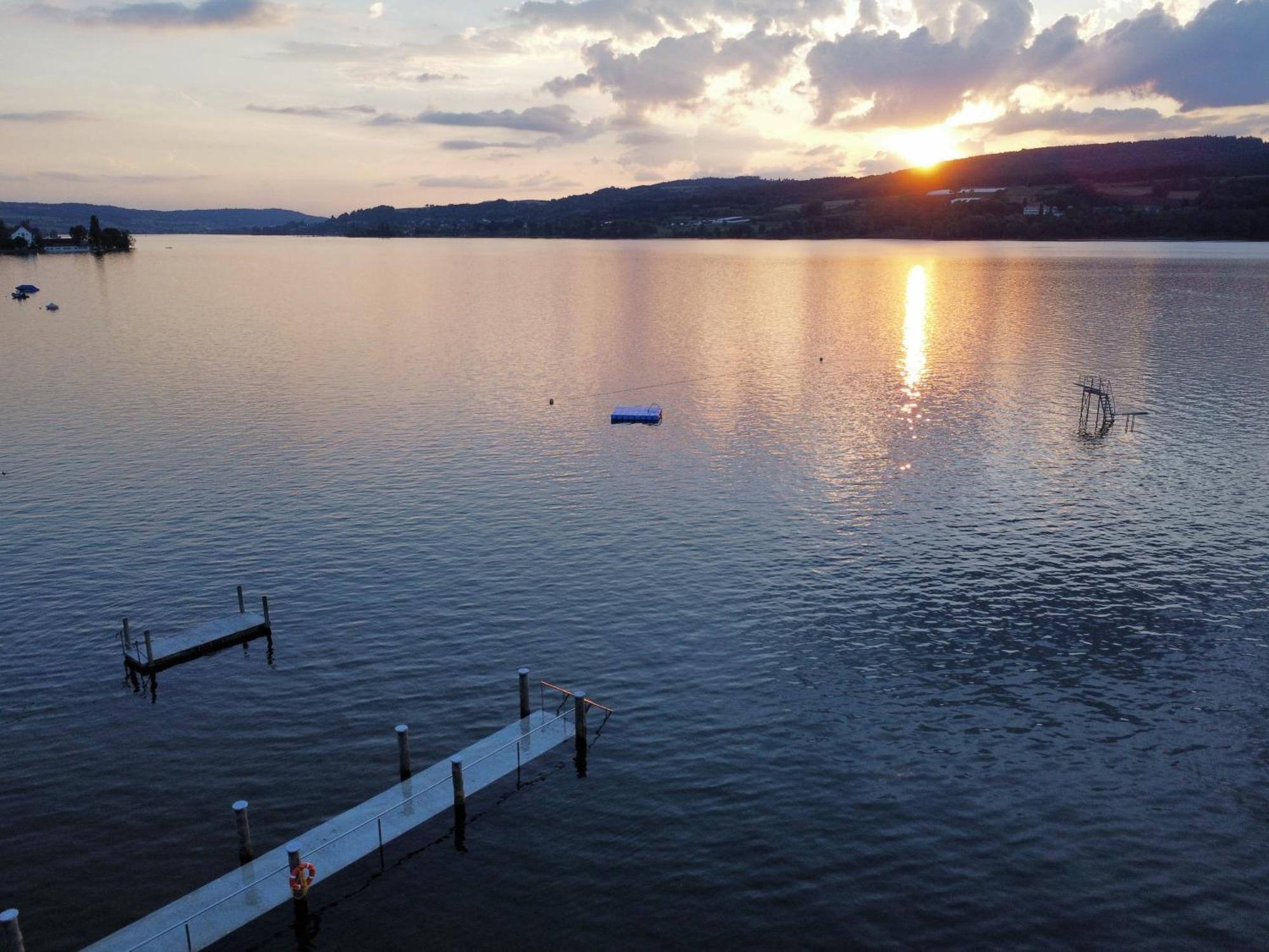 Strandbad Mit Herberge, & Glamping Albergue Steckborn